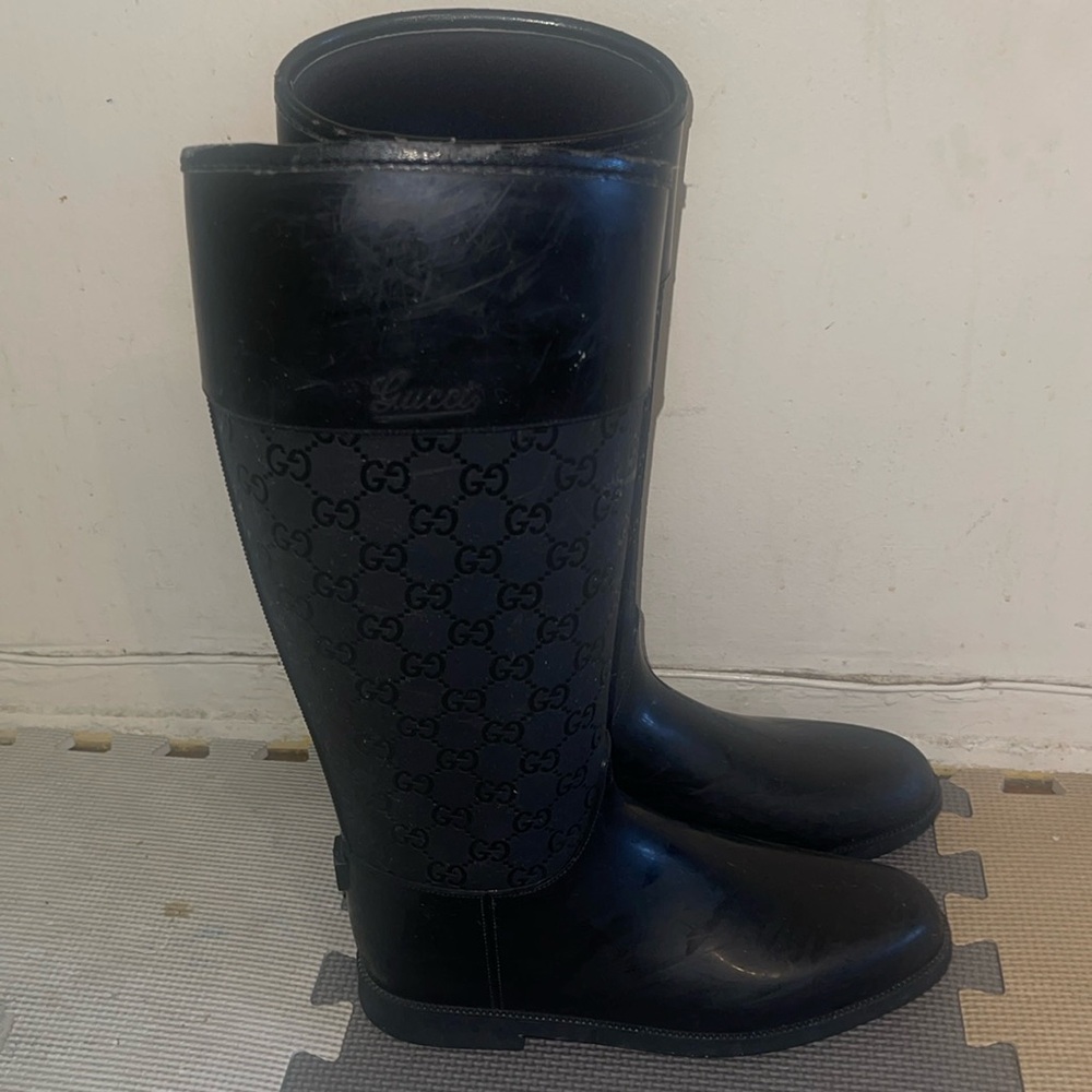 Women’s Gucci rain boots in black size 37